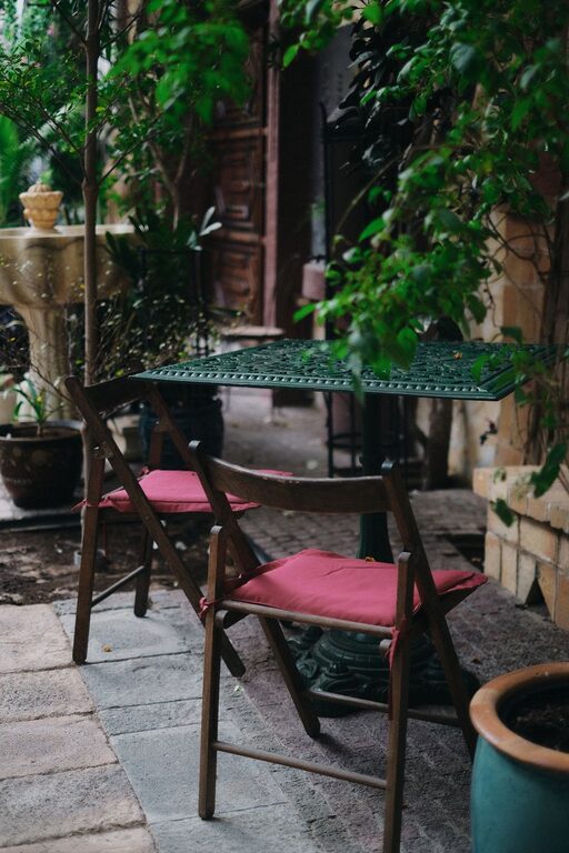 Tips for Creating a Cosy and Inviting Outdoor Seating Area in Your Garden