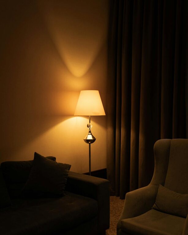 Tips for Creating a Cosy and Inviting Living Room Atmosphere